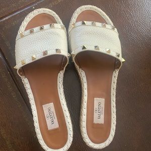 Valentino sandal size 39